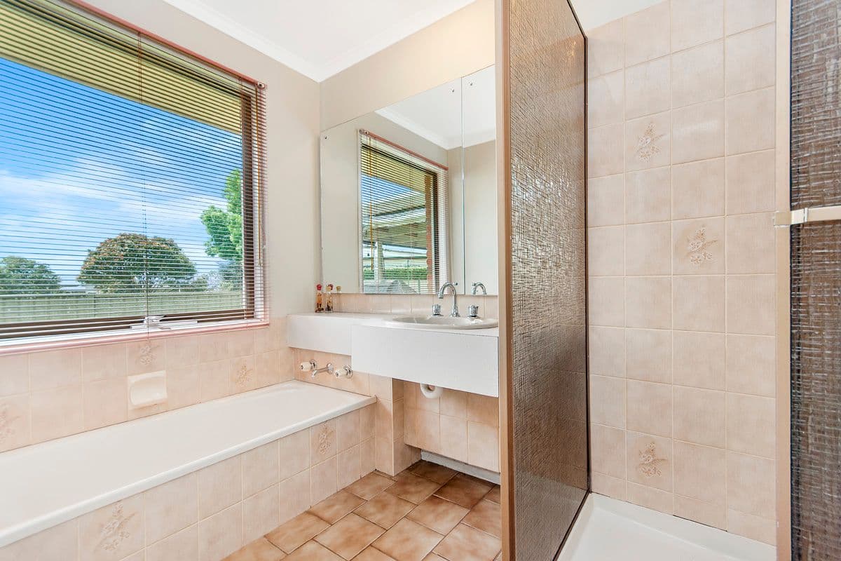 9 Eumeralla Street, Macarthur VIC 3286, Macarthur - Thumbnail 6