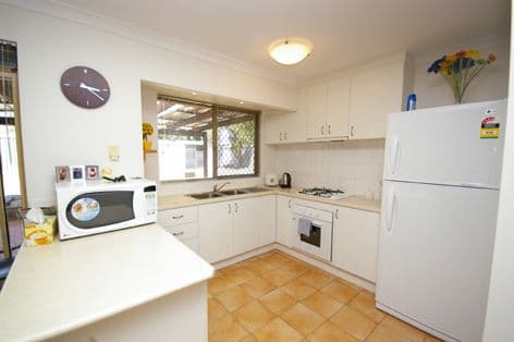 94 Highclere Boulevard, MARANGAROO WA 6064, Marangaroo - Thumbnail 3