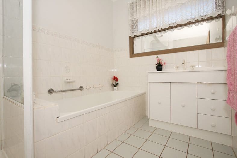 8 CARCOOLA Road, RINGWOOD EAST VIC 3135, Ringwood East - Thumbnail 6