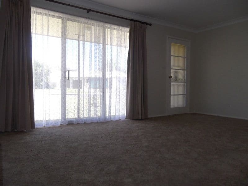 22 Lee Street, COWRA NSW 2794, Cowra - Thumbnail 8