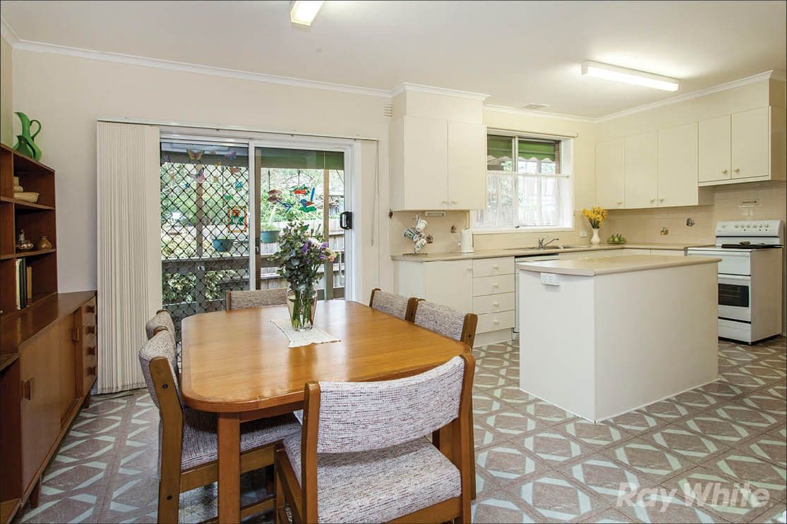 16 Leeds Road, Mount Waverley VIC 3149, Mount Waverley - Thumbnail 3