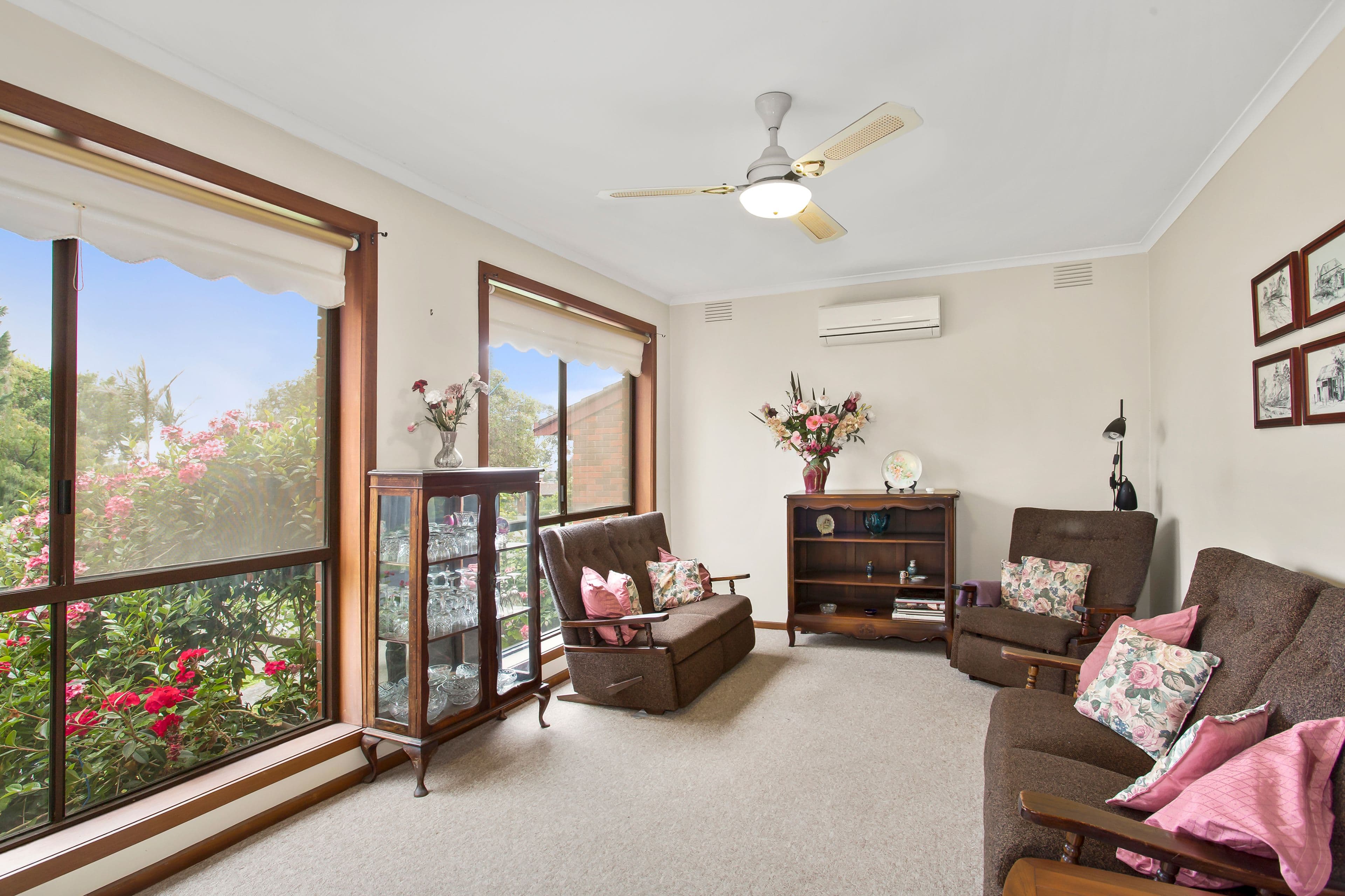 49 Vermont Parade, Greensborough VIC 3088, Greensborough - Thumbnail 2