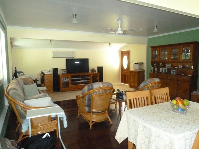 2 Casey Court, MORANBAH QLD 4744, Moranbah - Thumbnail 3