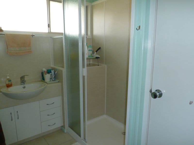 2 Casey Court, MORANBAH QLD 4744, Moranbah - Thumbnail 5