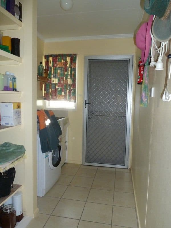 2 Casey Court, MORANBAH QLD 4744, Moranbah - Thumbnail 6