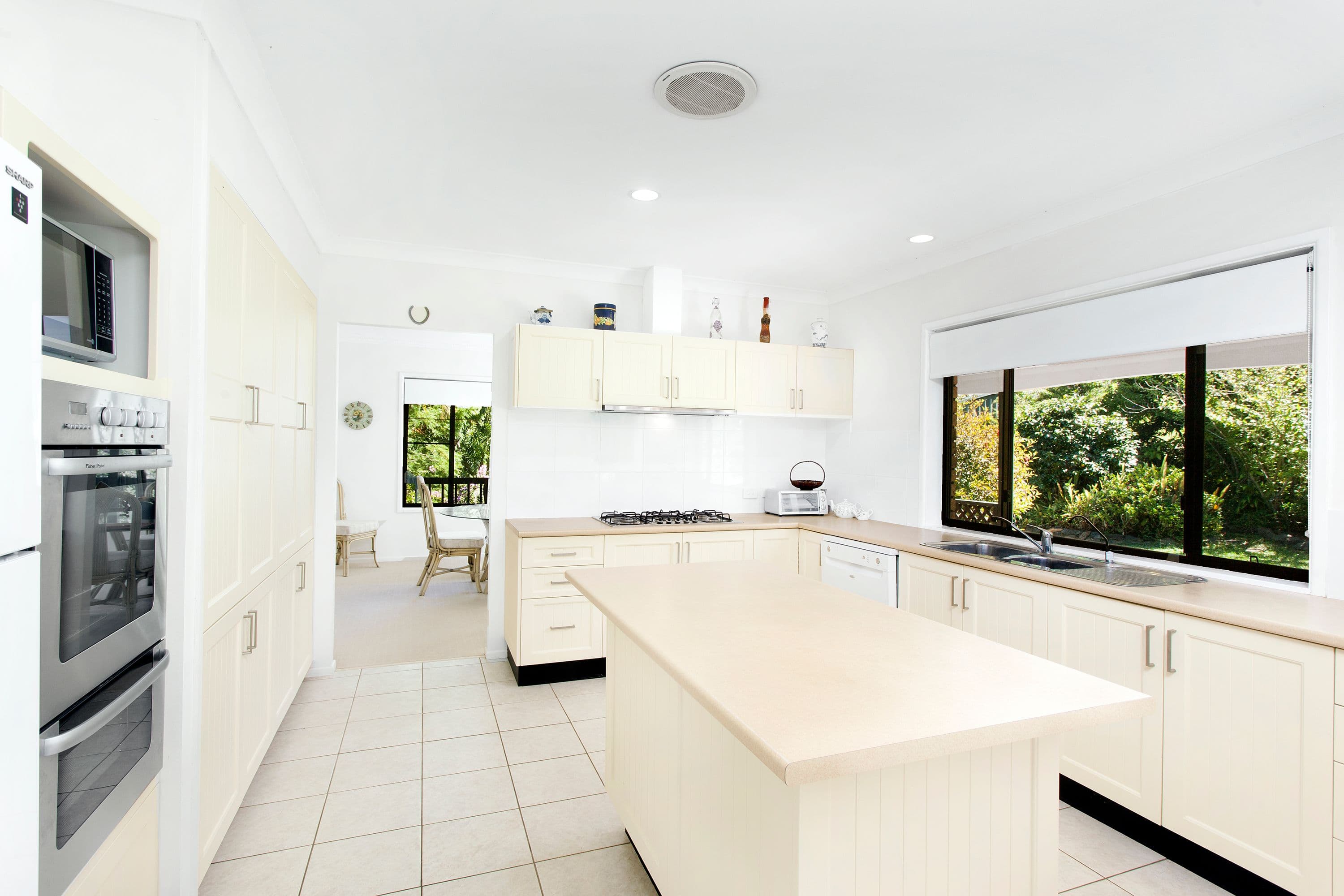 29 Lake Russell Drive, Emerald Beach - Thumbnail 5