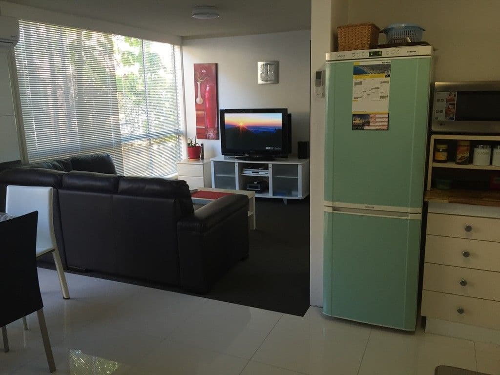 17 Darrambal Street, Chevron Island QLD 4217, Chevron Island - Thumbnail 4