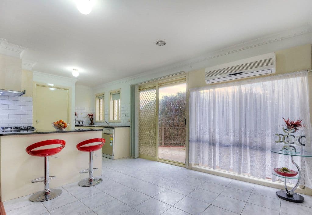 7 Elinda Place, Reservoir VIC 3073, Reservoir - Thumbnail 4