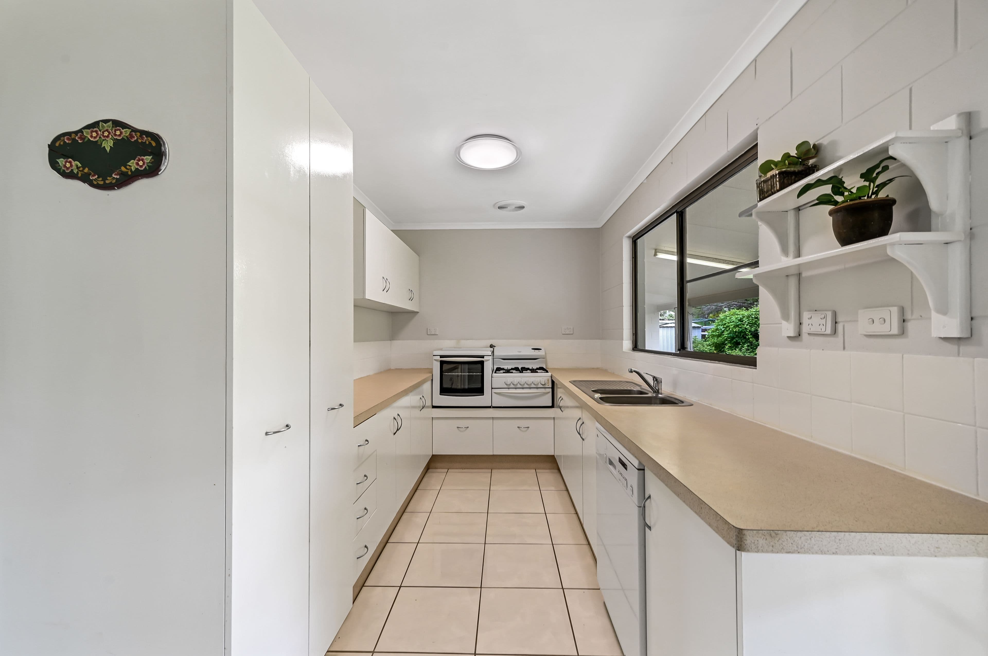 4 Trevina Court, Balgal Beach QLD 4816, Balgal Beach - Thumbnail 4
