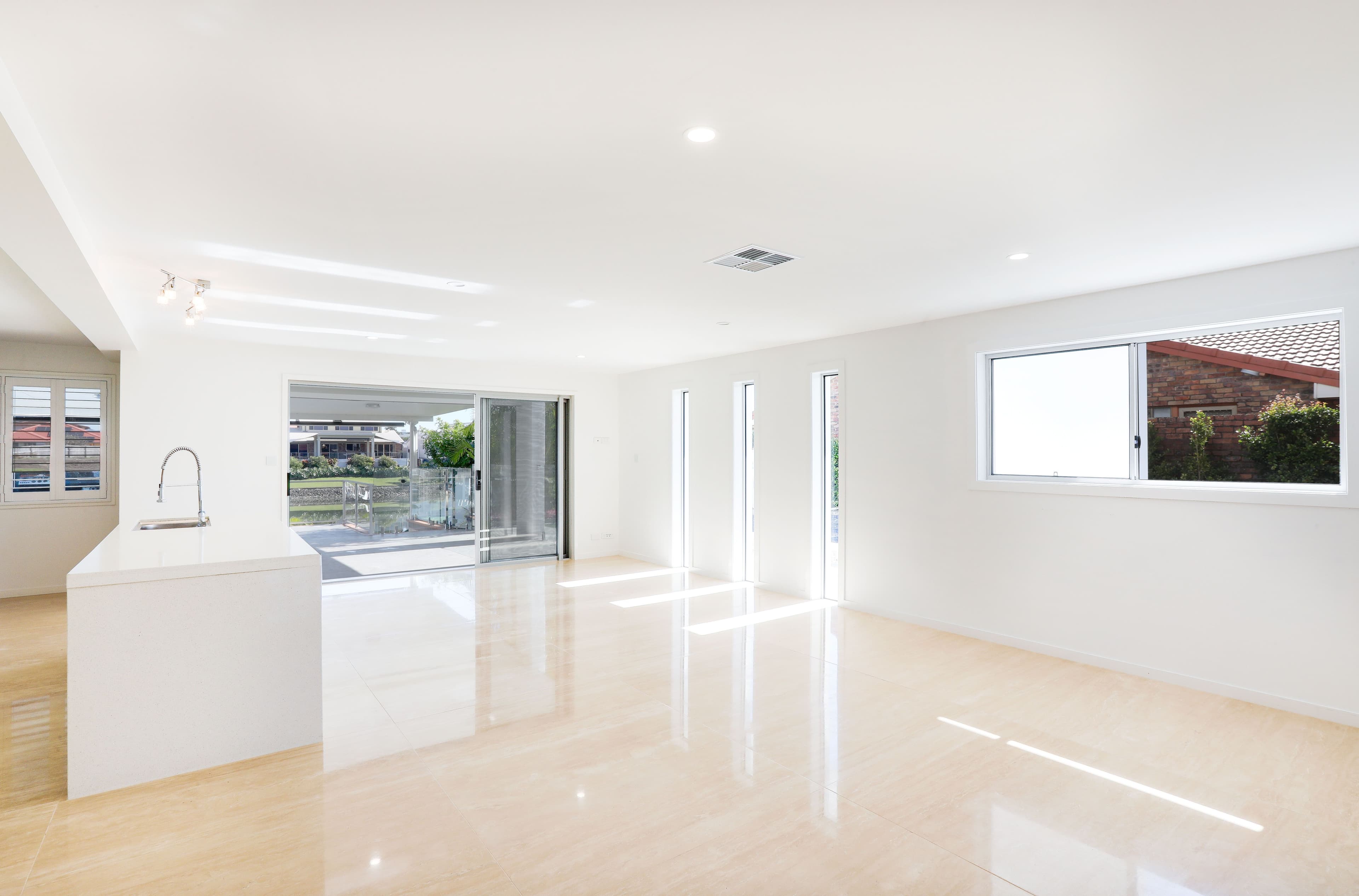 12 Claymore Crescent, Sorrento QLD 4217, Sorrento - Thumbnail 8
