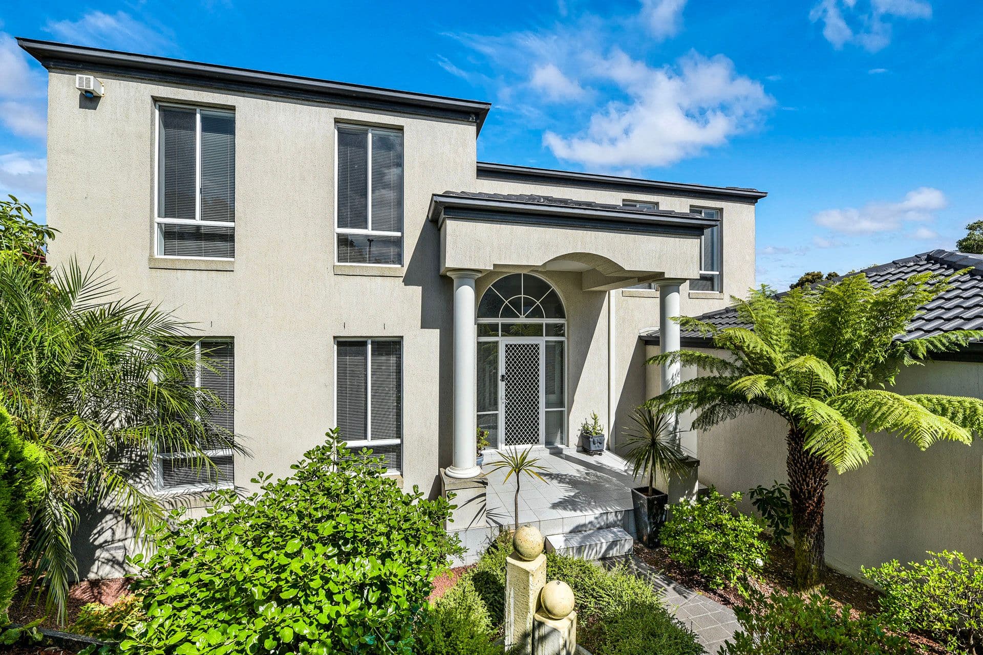 18 Balfour Court, Berwick VIC 3806, Berwick - Thumbnail 2