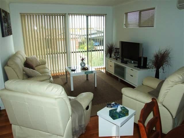 30 Katherine Circuit, COWES VIC 3922, Cowes - Thumbnail 2