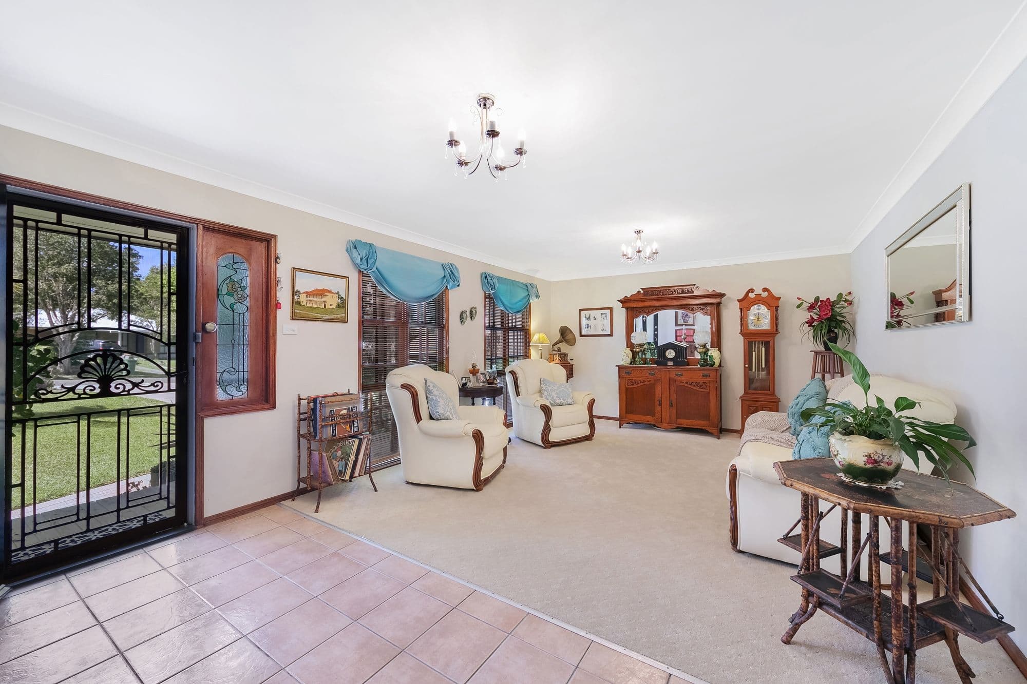 17 Lancaster Parade, Bateau Bay - Thumbnail 2