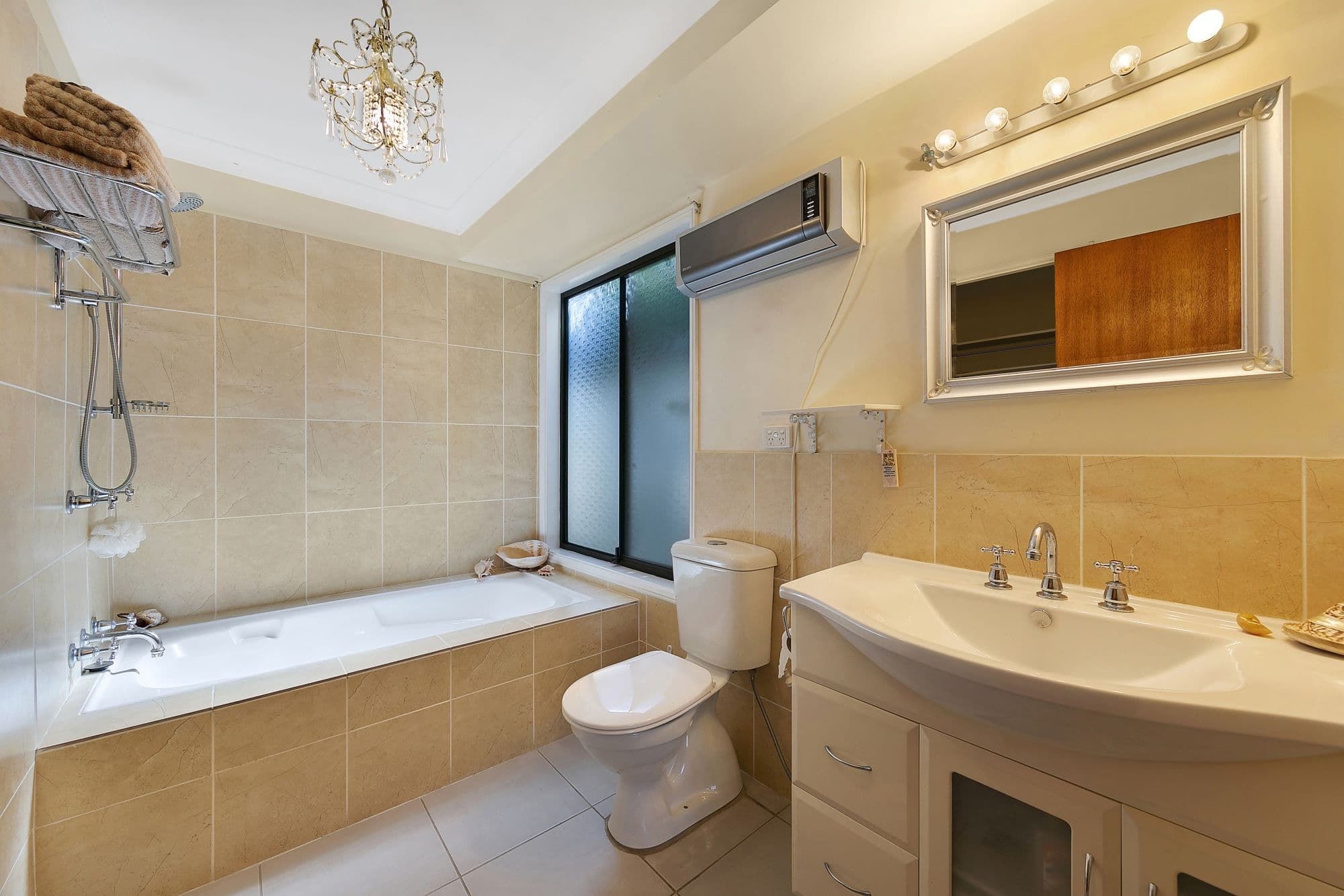 17 Lancaster Parade, Bateau Bay - Thumbnail 6