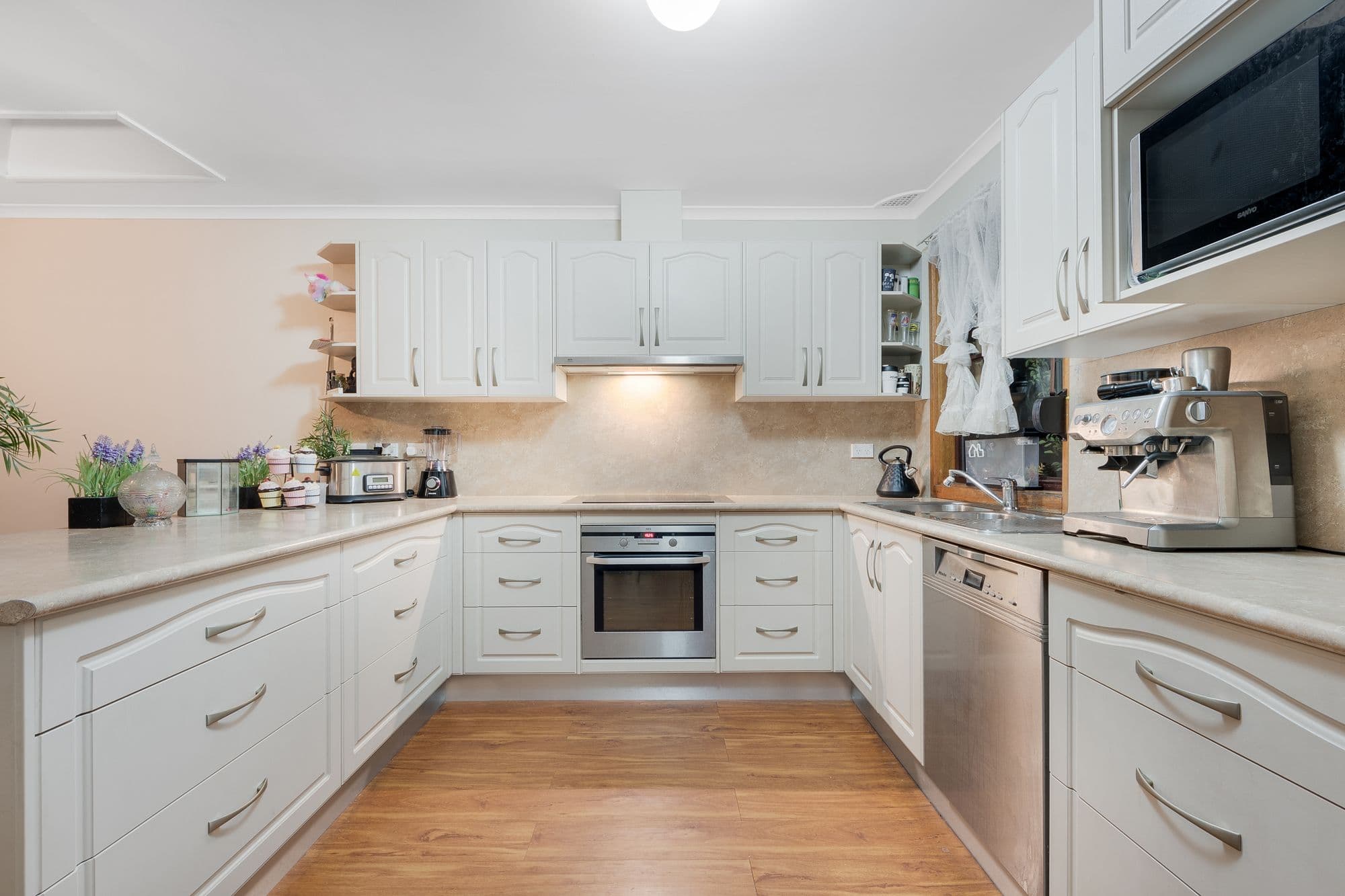 69 Elouera Crescent, Woodbine - Thumbnail 2