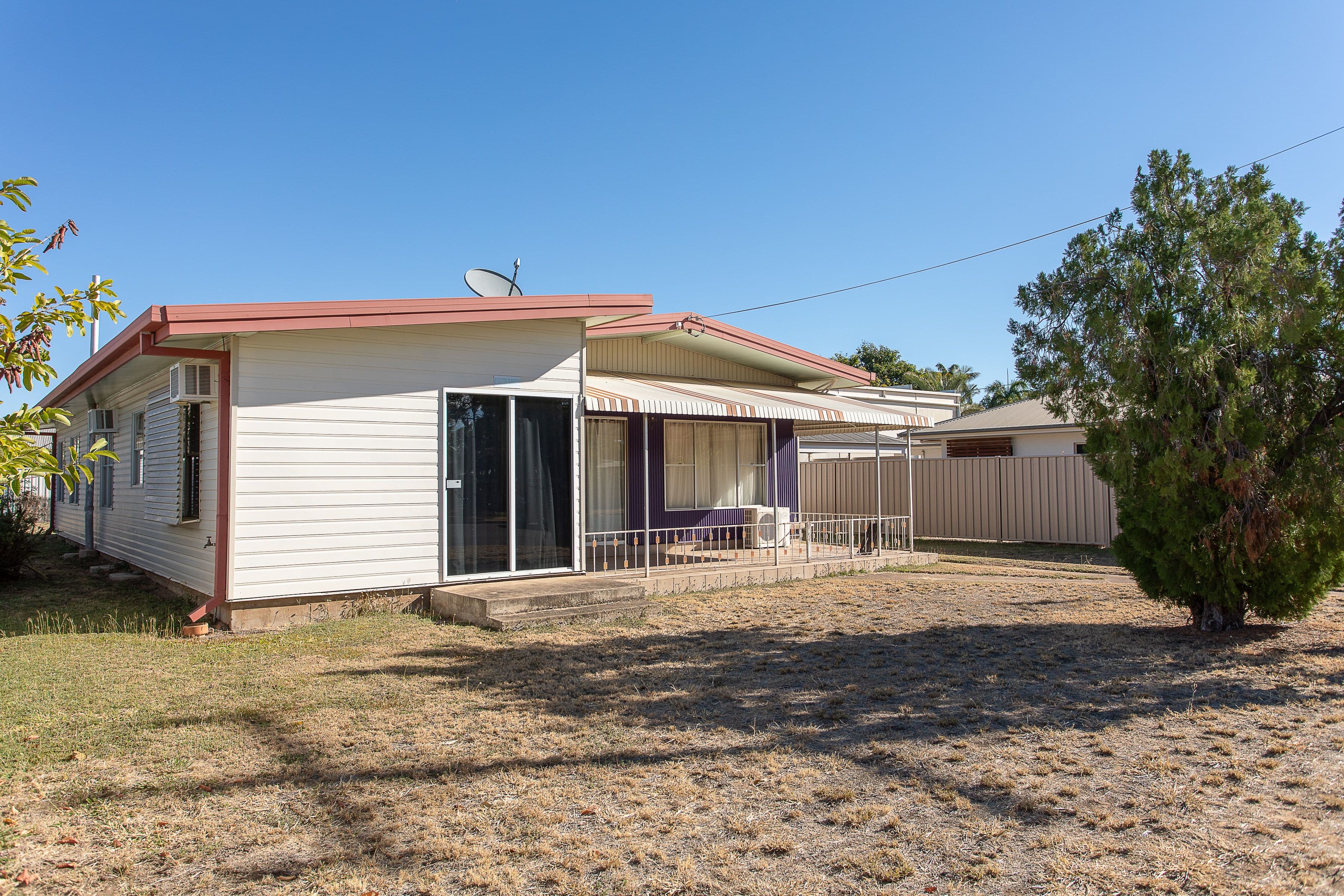 12 Yamala Street, Emerald QLD 4720, Emerald - Thumbnail 2