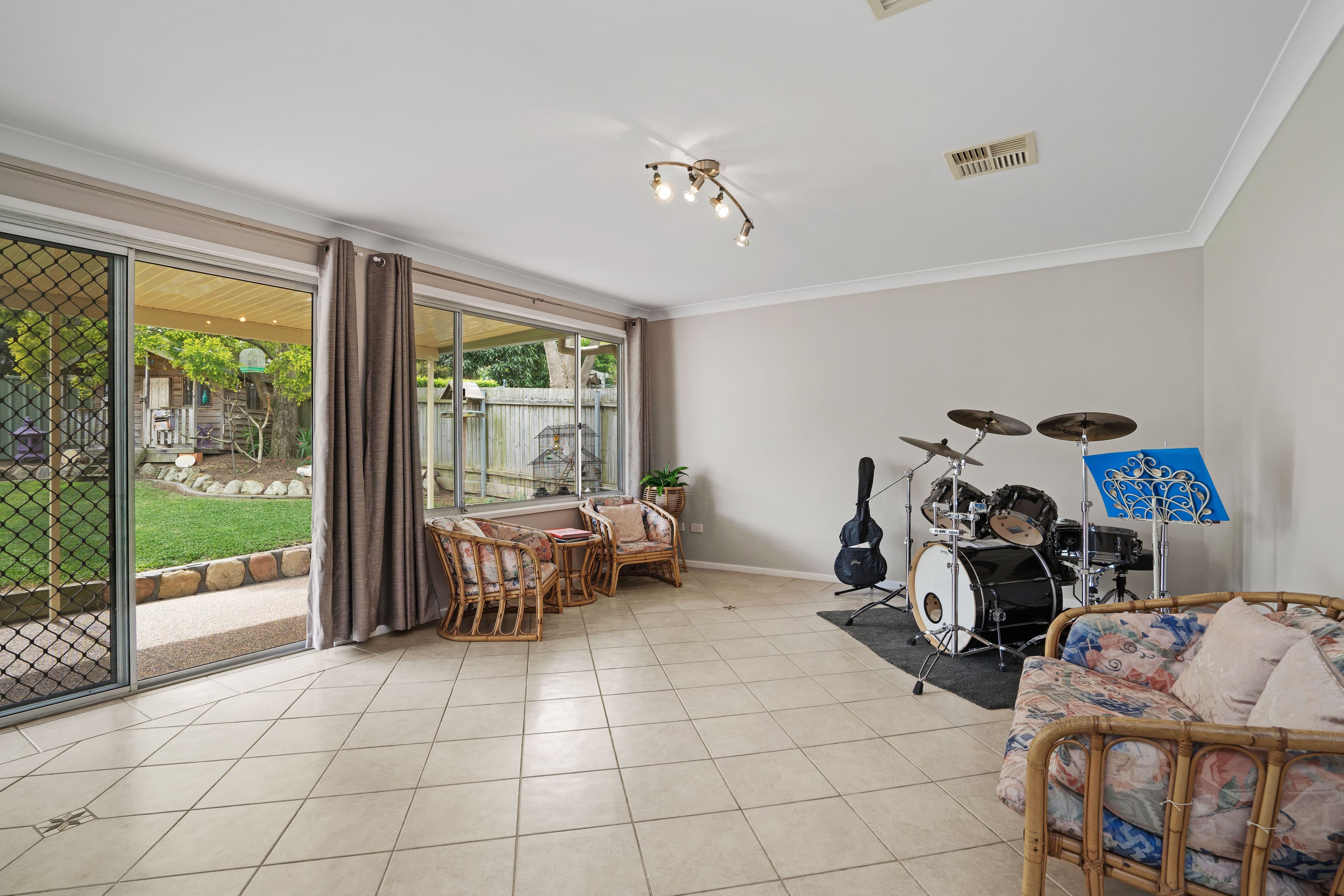 100 Paterson Road, Bolwarra - Thumbnail 4