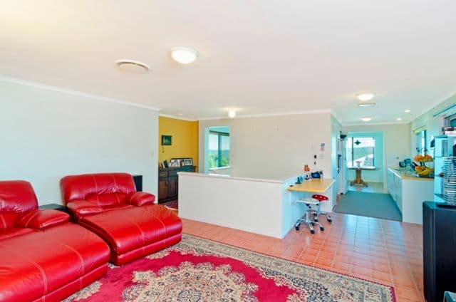 32 Pago Terrace, PACIFIC PINES QLD 4211, Pacific Pines - Thumbnail 7