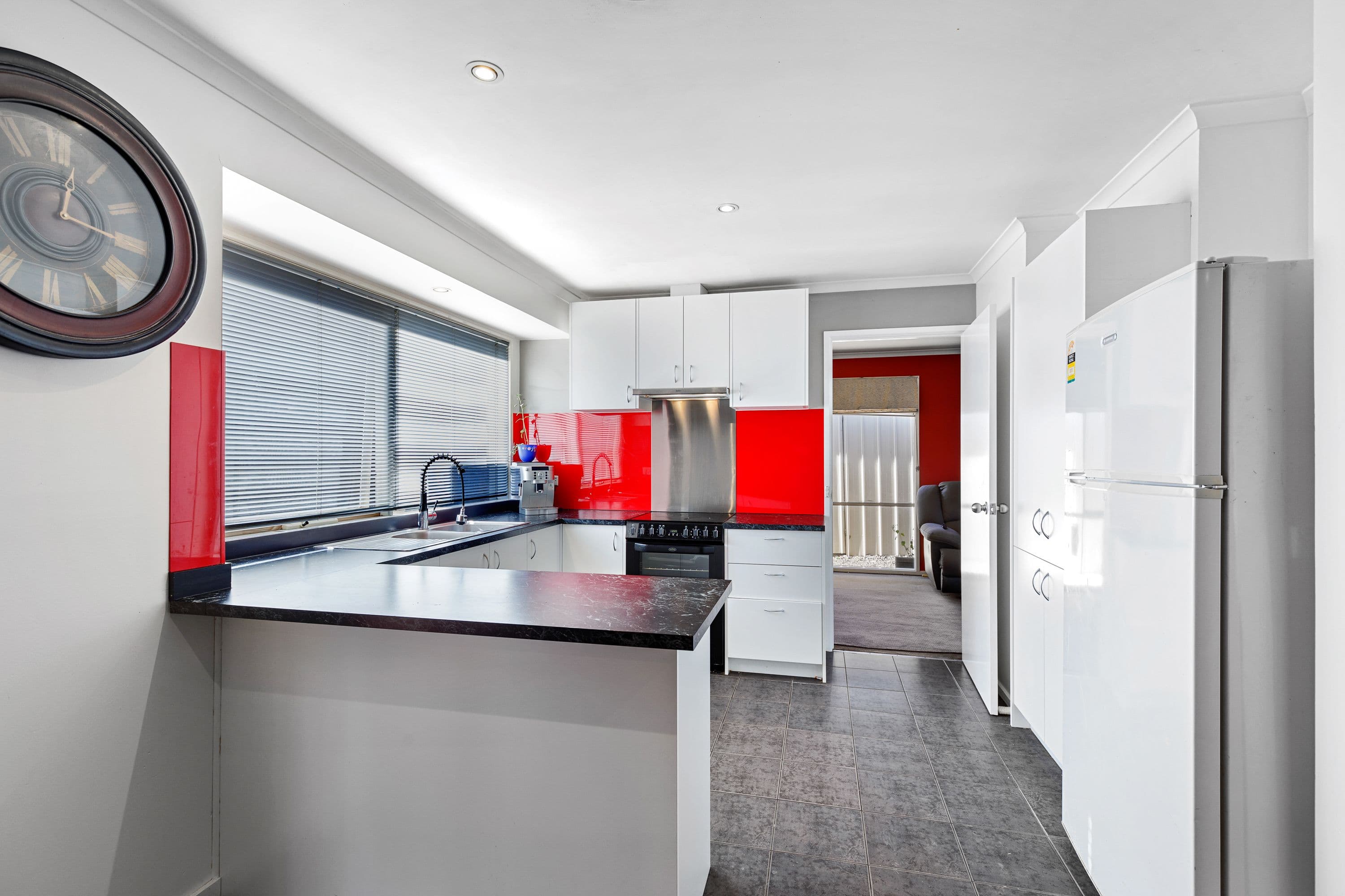 6 Pine Vale Court, Epping VIC 3076, Epping - Thumbnail 4