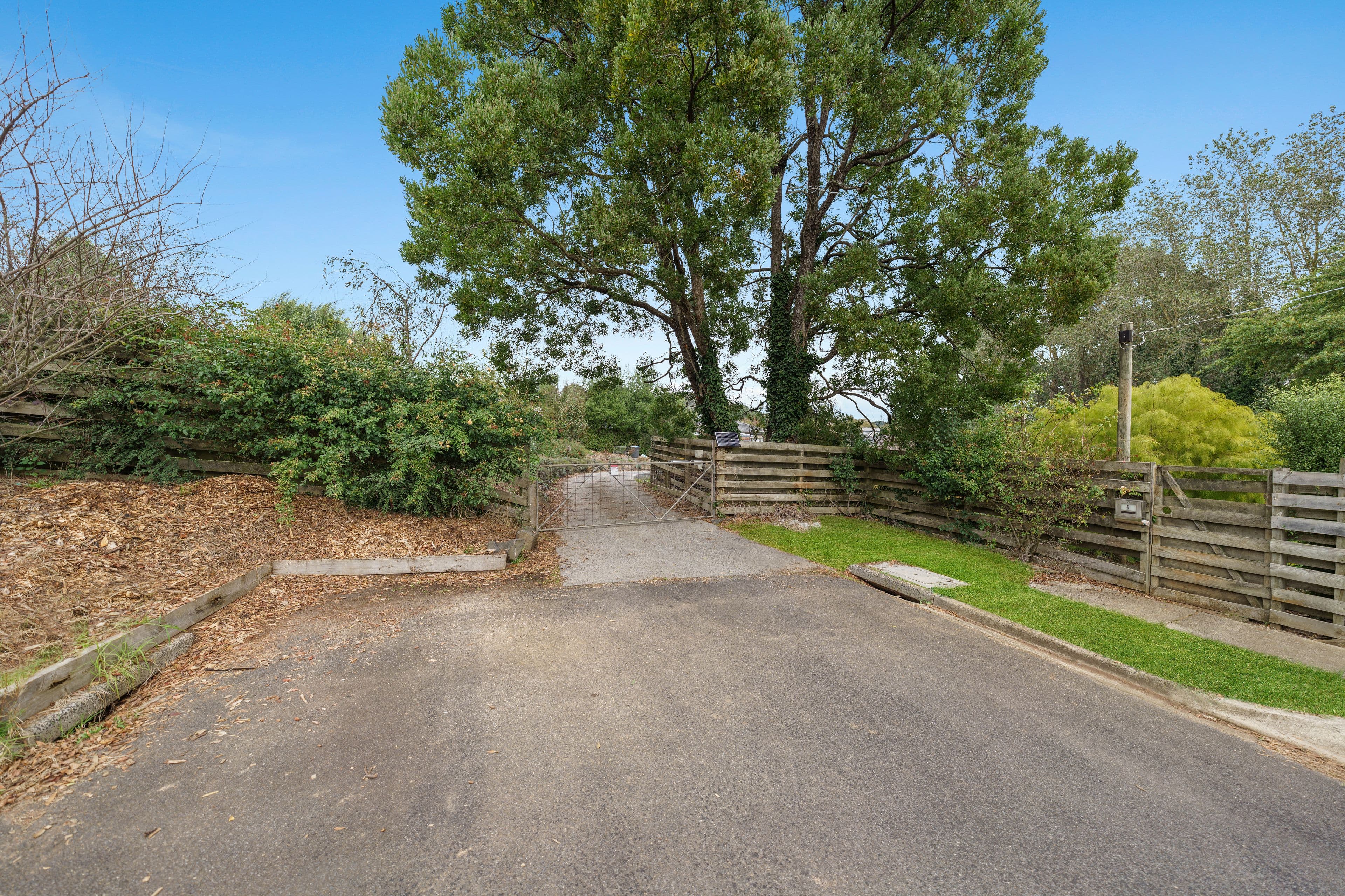 9 Charles Street, Warragul VIC 3820, Warragul - Thumbnail 2