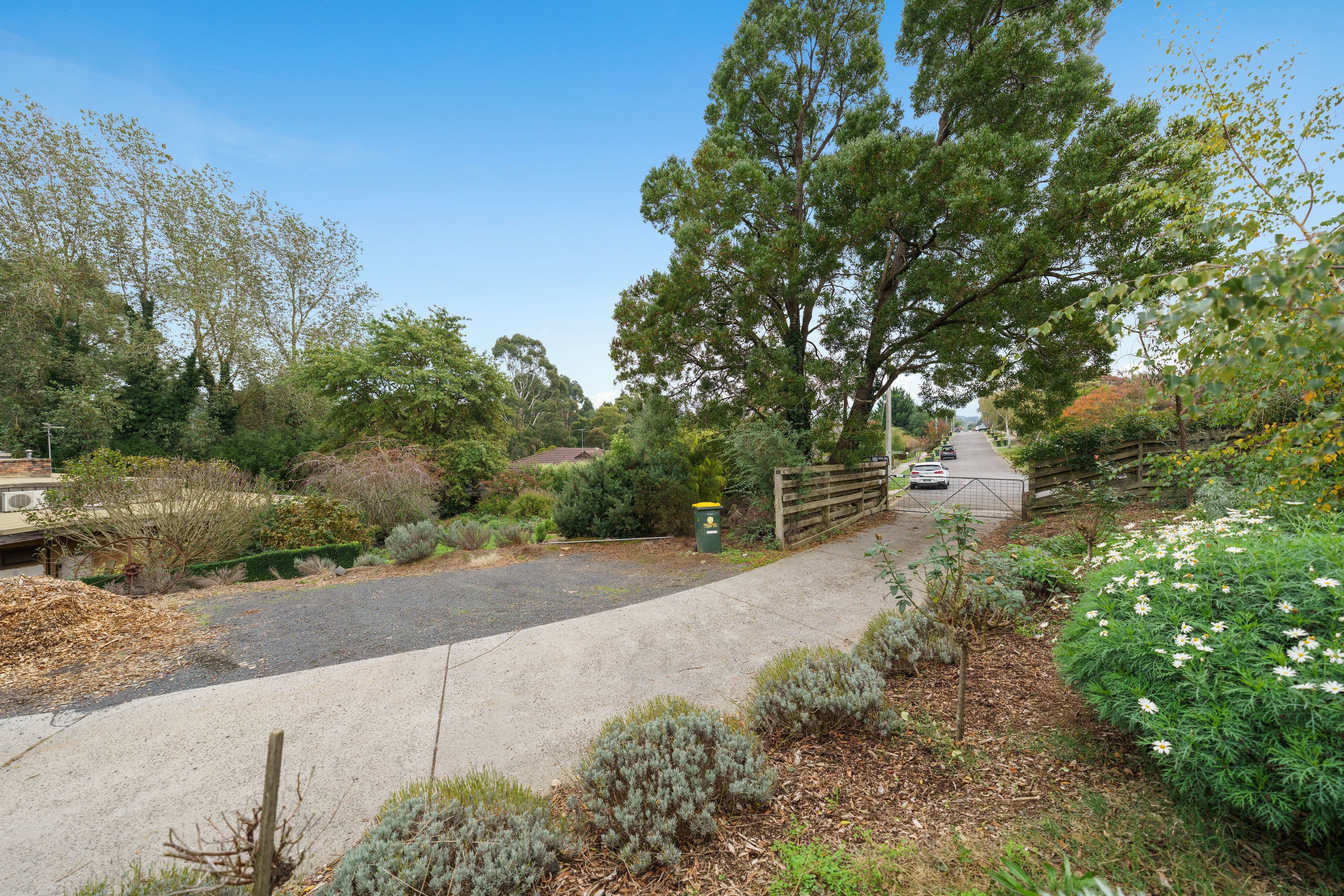 9 Charles Street, Warragul VIC 3820, Warragul - Thumbnail 4