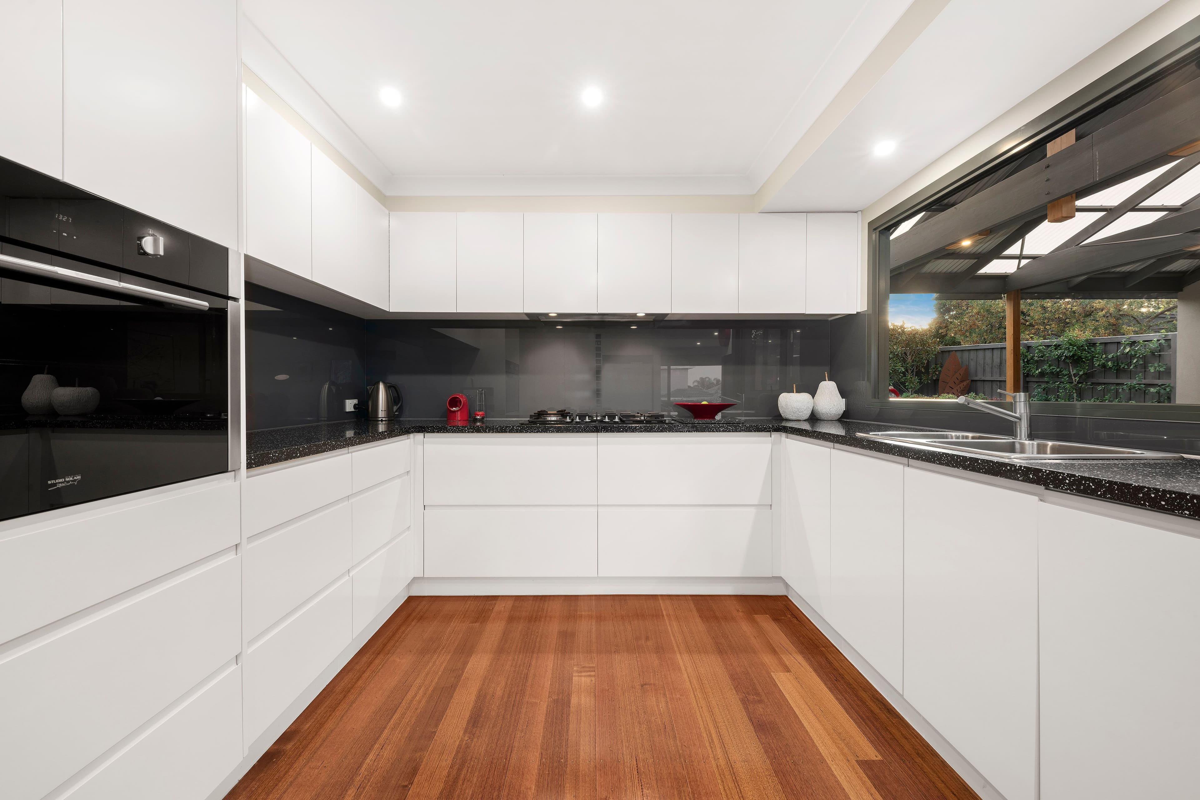 27 Champion Crescent, Bundoora VIC 3083, Bundoora - Thumbnail 4