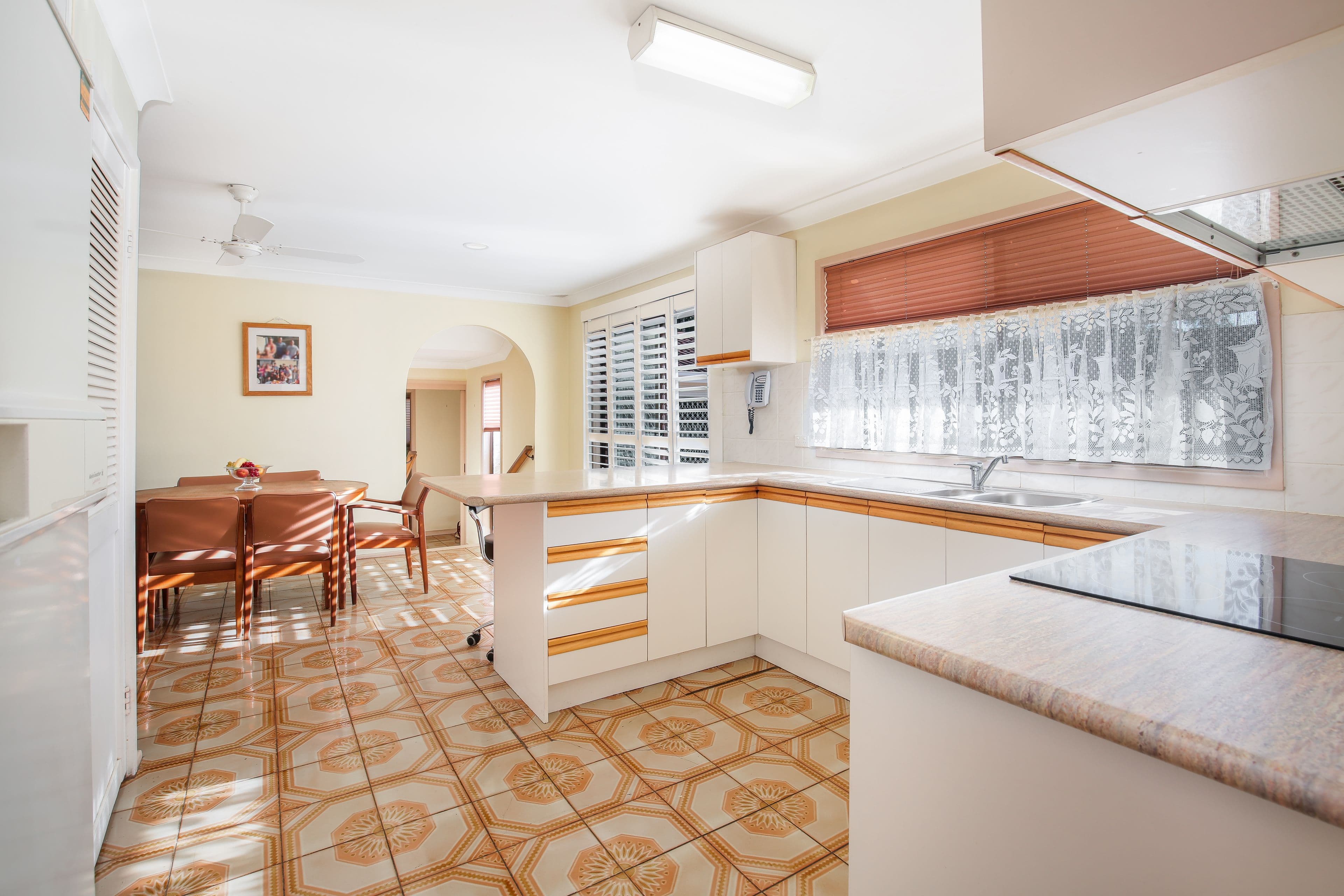11 Grevillea Grove, Baulkham Hills - Thumbnail 4