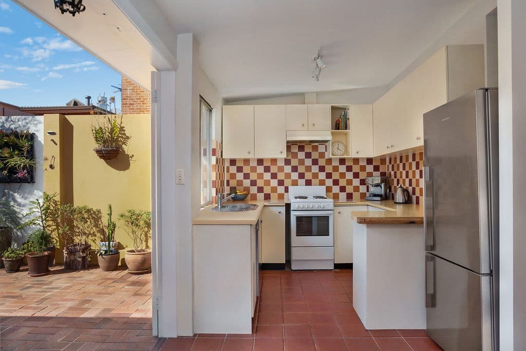 1 Wells Street, Newtown - Thumbnail 4