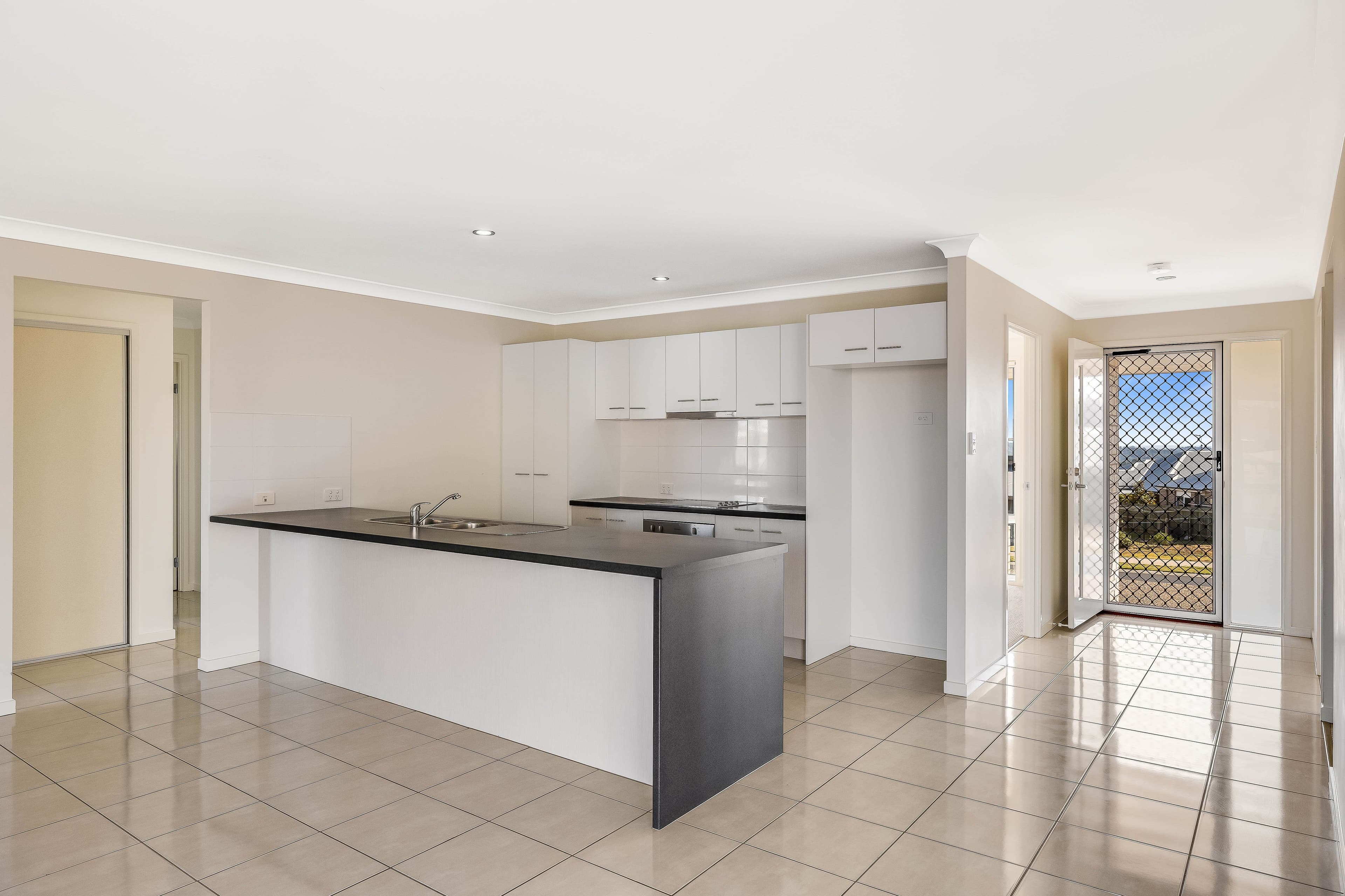 3 Alistair Street, Glenvale QLD 4350, Glenvale - Thumbnail 3