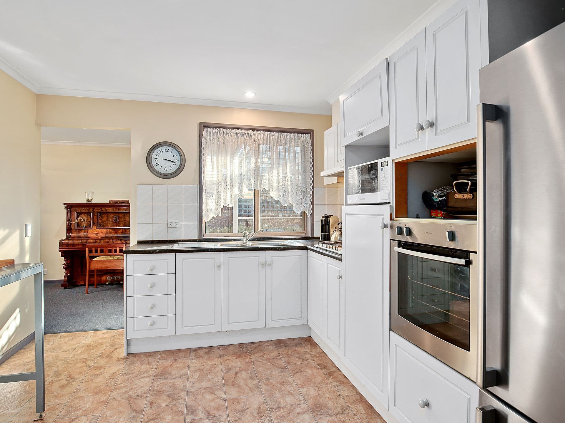 6 Ryan Close, Noarlunga Downs SA 5168, Noarlunga Downs - Thumbnail 2