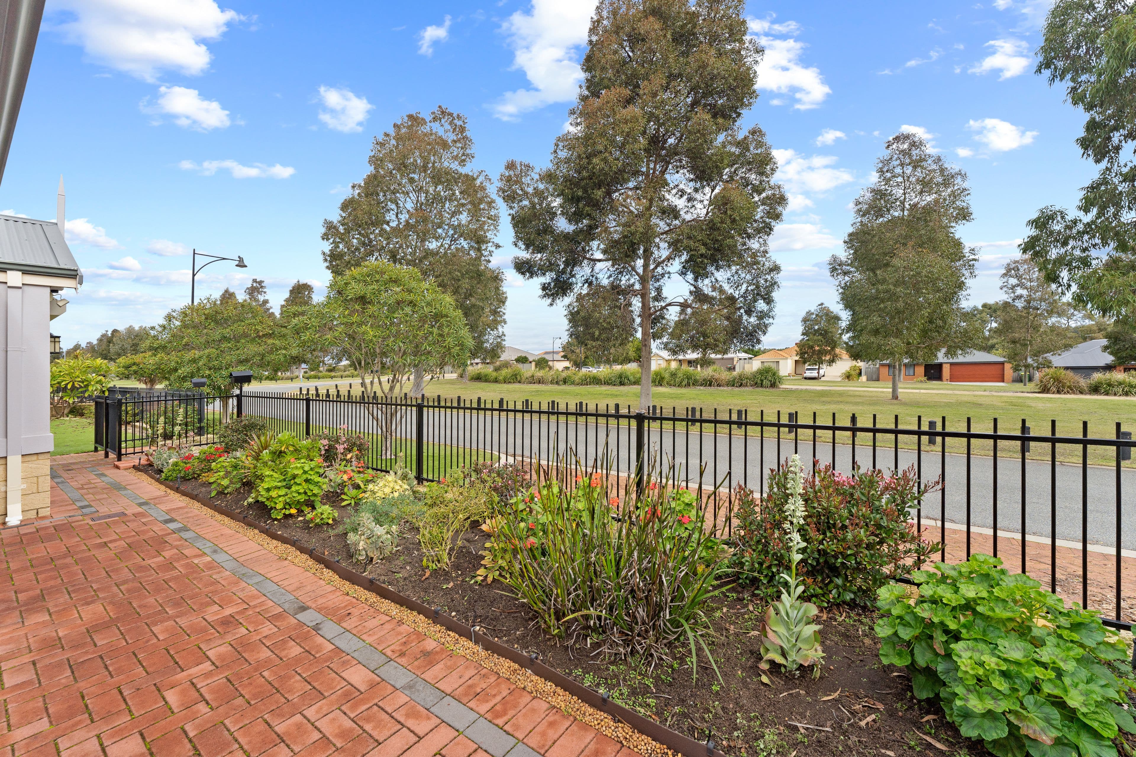 6 Kingaroy Drive, Baldivis WA 6171, Baldivis - Thumbnail 3