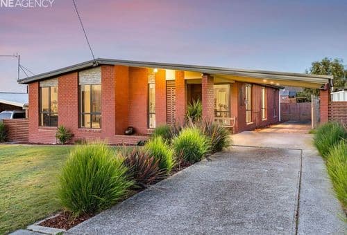 3 Loongana Place, Somerset, Somerset - Image 1