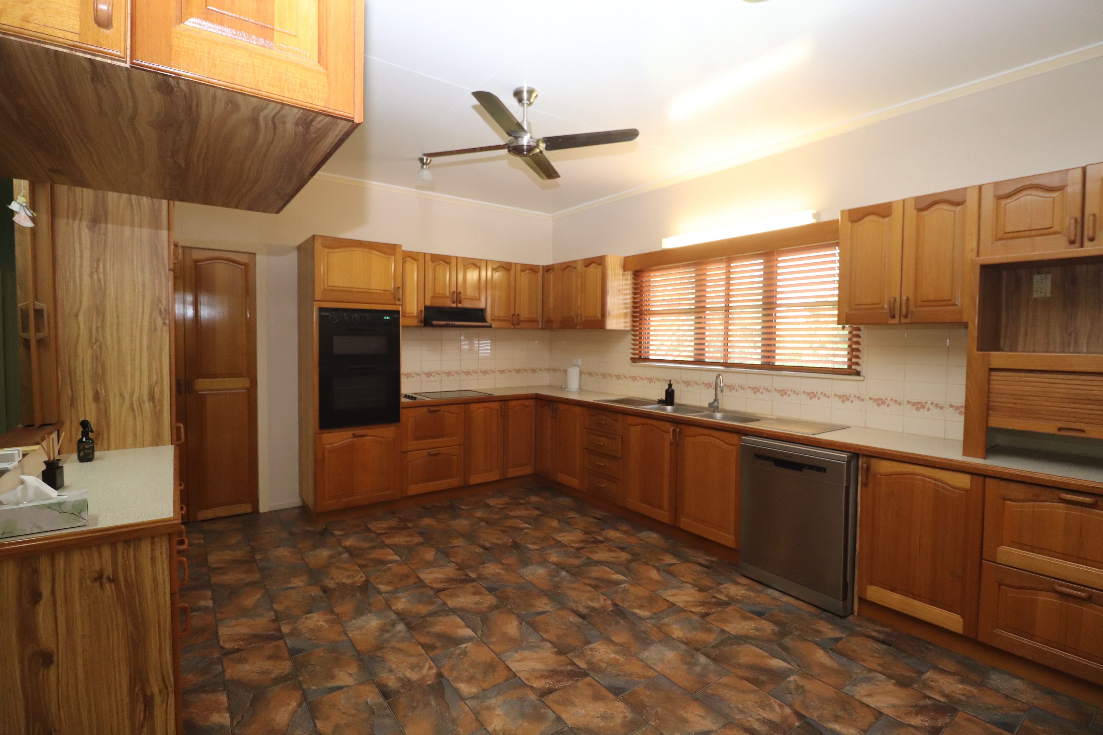 10 Mckenzie Street, Ingham QLD 4850, Ingham - Thumbnail 2