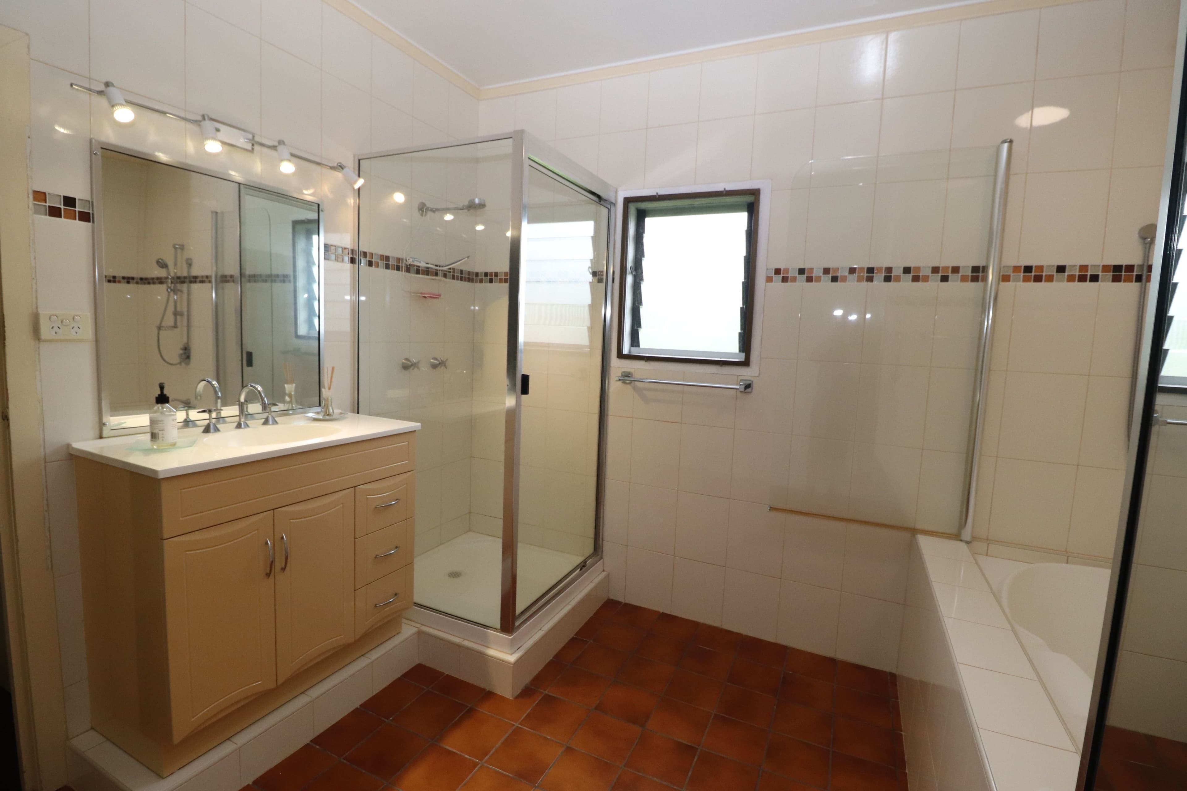 10 Mckenzie Street, Ingham QLD 4850, Ingham - Thumbnail 6