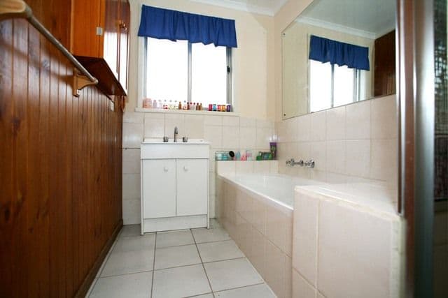 19 Cormorant Crescent, WERRIBEE VIC 3030, Werribee - Thumbnail 5