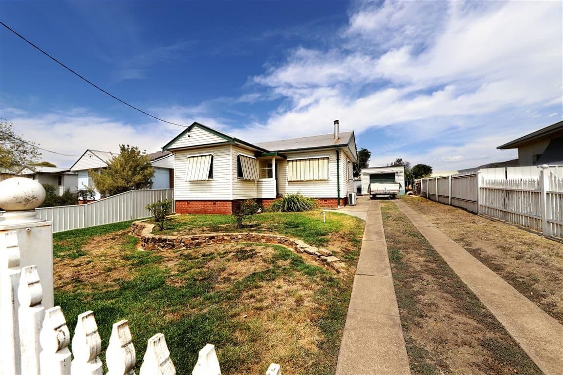 114 Broughton Street, Tumut - Image 1