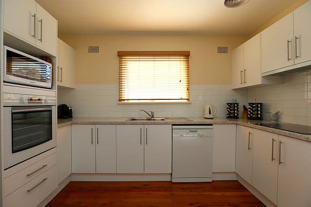 11 Georges Crescent, GEORGES HALL NSW 2198, Georges Hall - Thumbnail 4