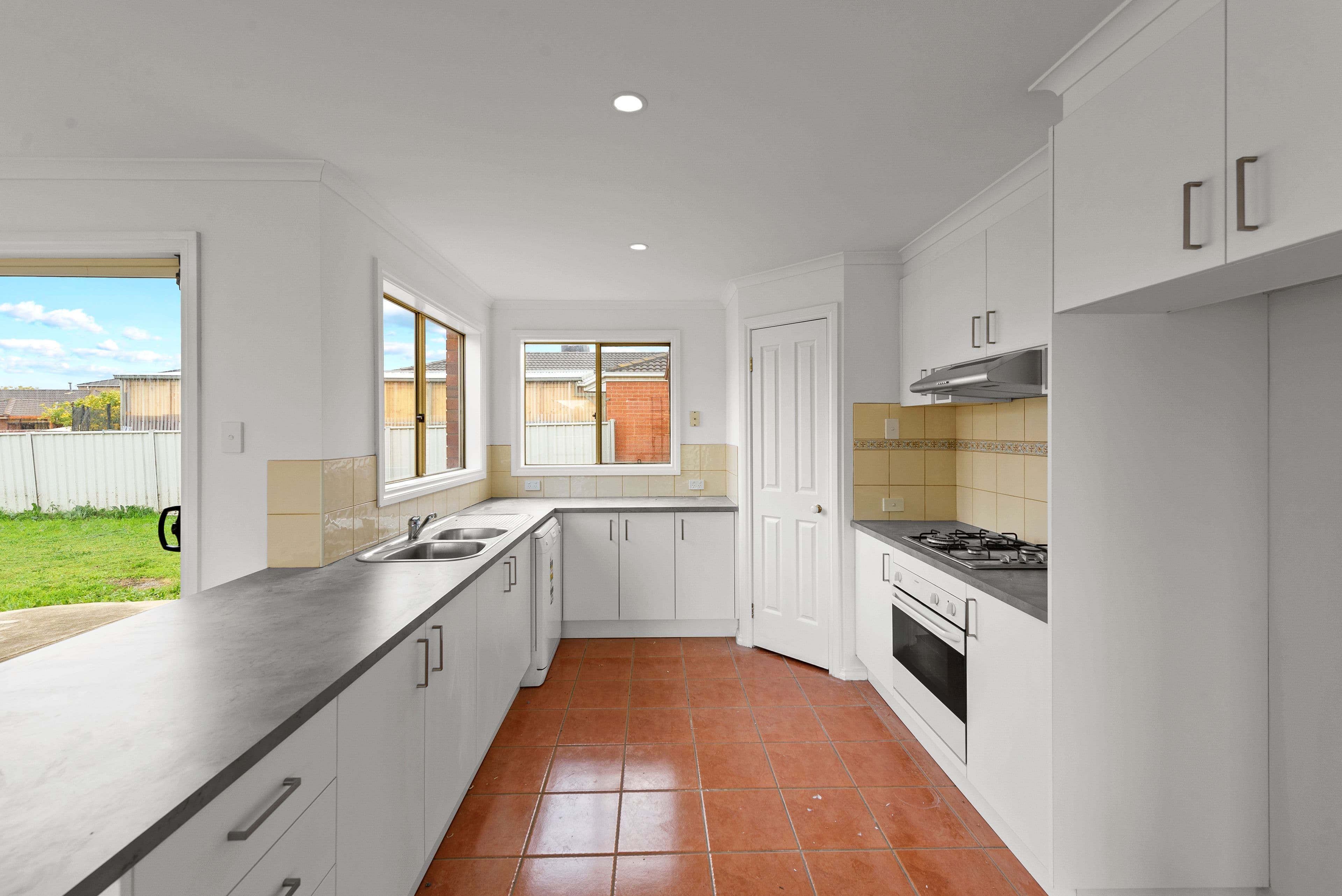 15 Marrowie Place, Taylors Hill VIC 3037, Taylors Hill - Thumbnail 2