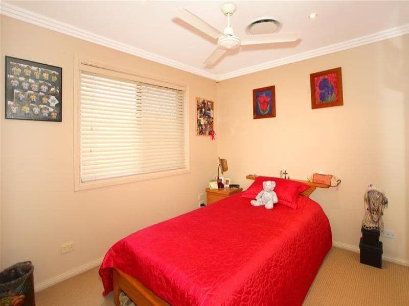 9 Apia Avenue, CLEAR ISLAND WATERS QLD 4226, Clear Island Waters - Thumbnail 5