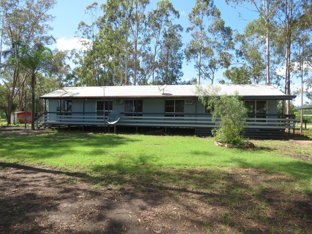 32 Silica Road, Emerald QLD 4720, Emerald - Thumbnail 2