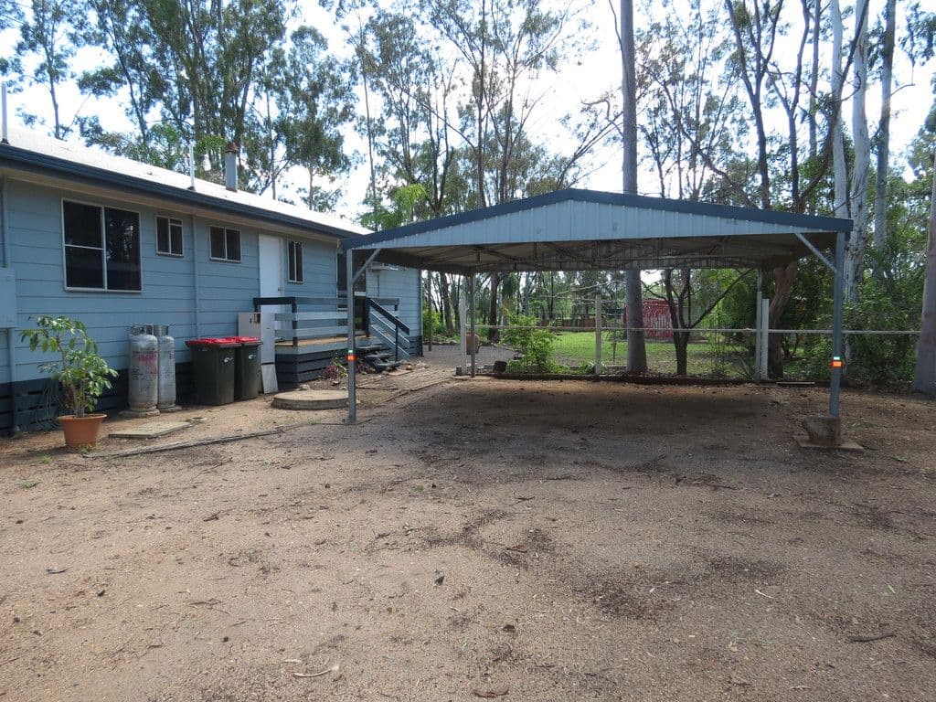32 Silica Road, Emerald QLD 4720, Emerald - Thumbnail 3