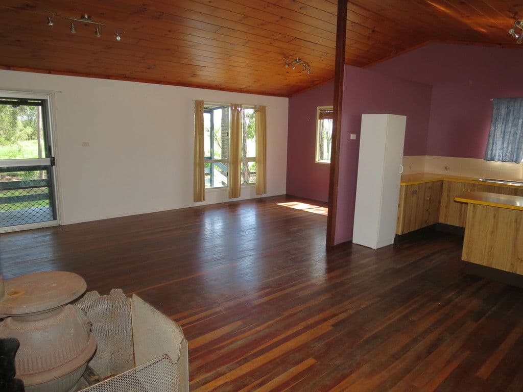 32 Silica Road, Emerald QLD 4720, Emerald - Thumbnail 4