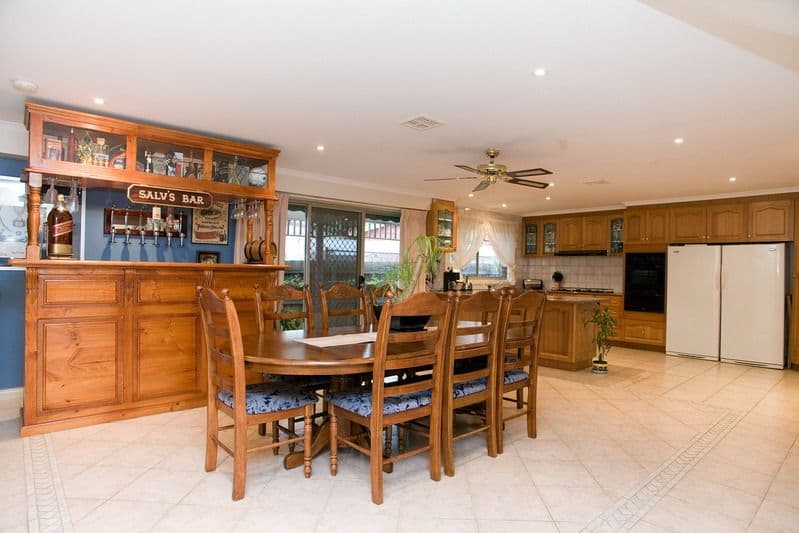 5 Roxburgh Court, EPPING VIC 3076, Epping - Thumbnail 2