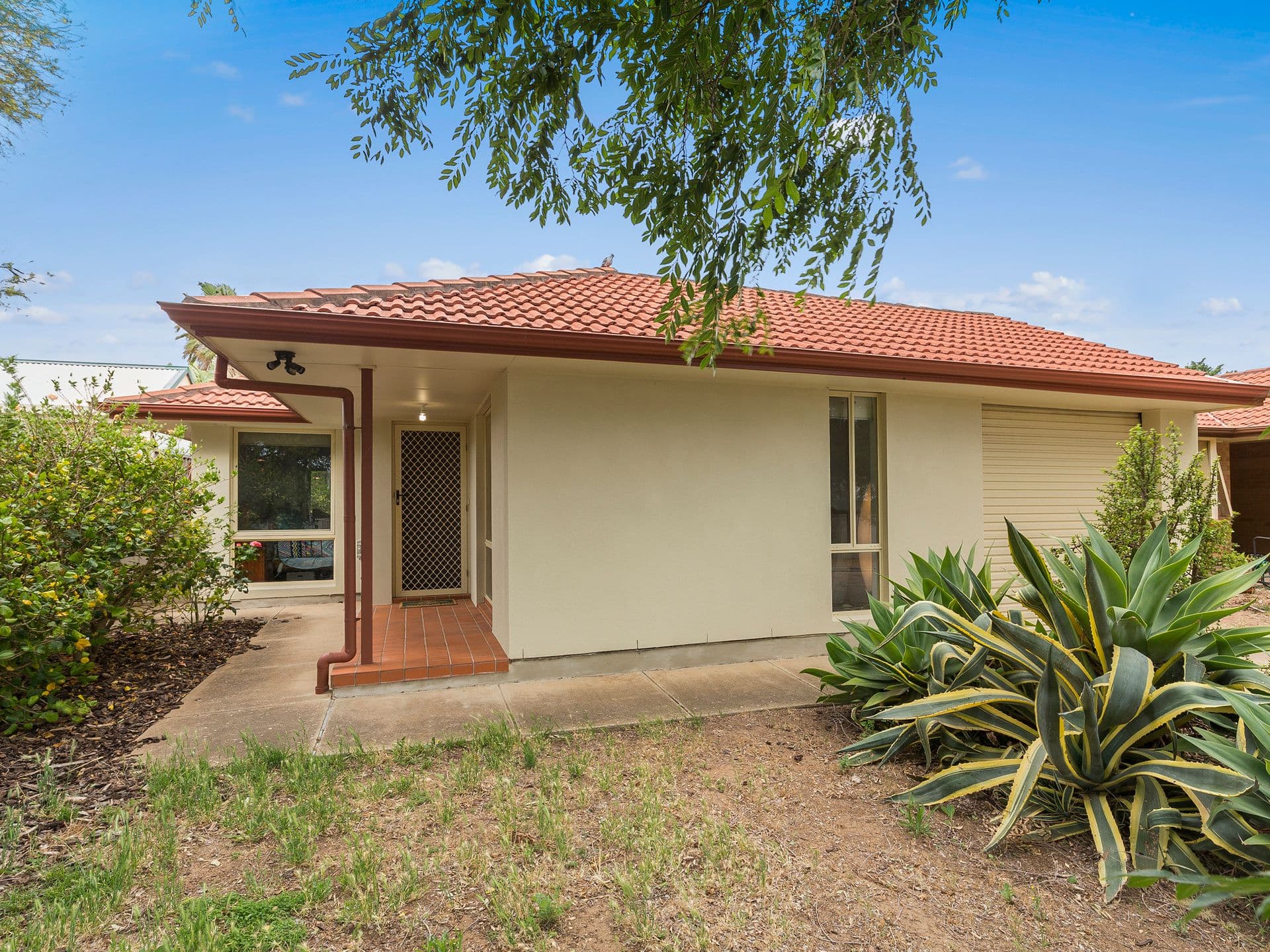 25 Whitestone Crescent, Seaford Rise SA 5169, Seaford Rise - Thumbnail 2