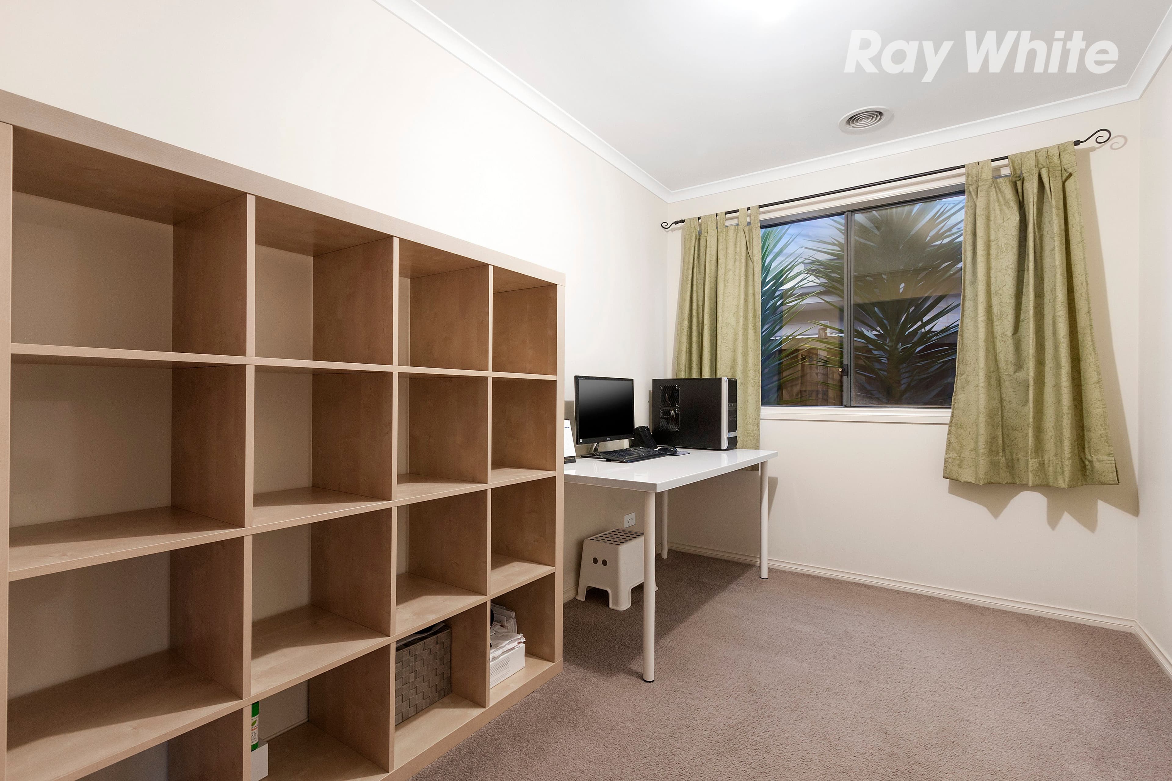 49 Fallingwater Drive, Pakenham VIC 3810, Pakenham - Thumbnail 4