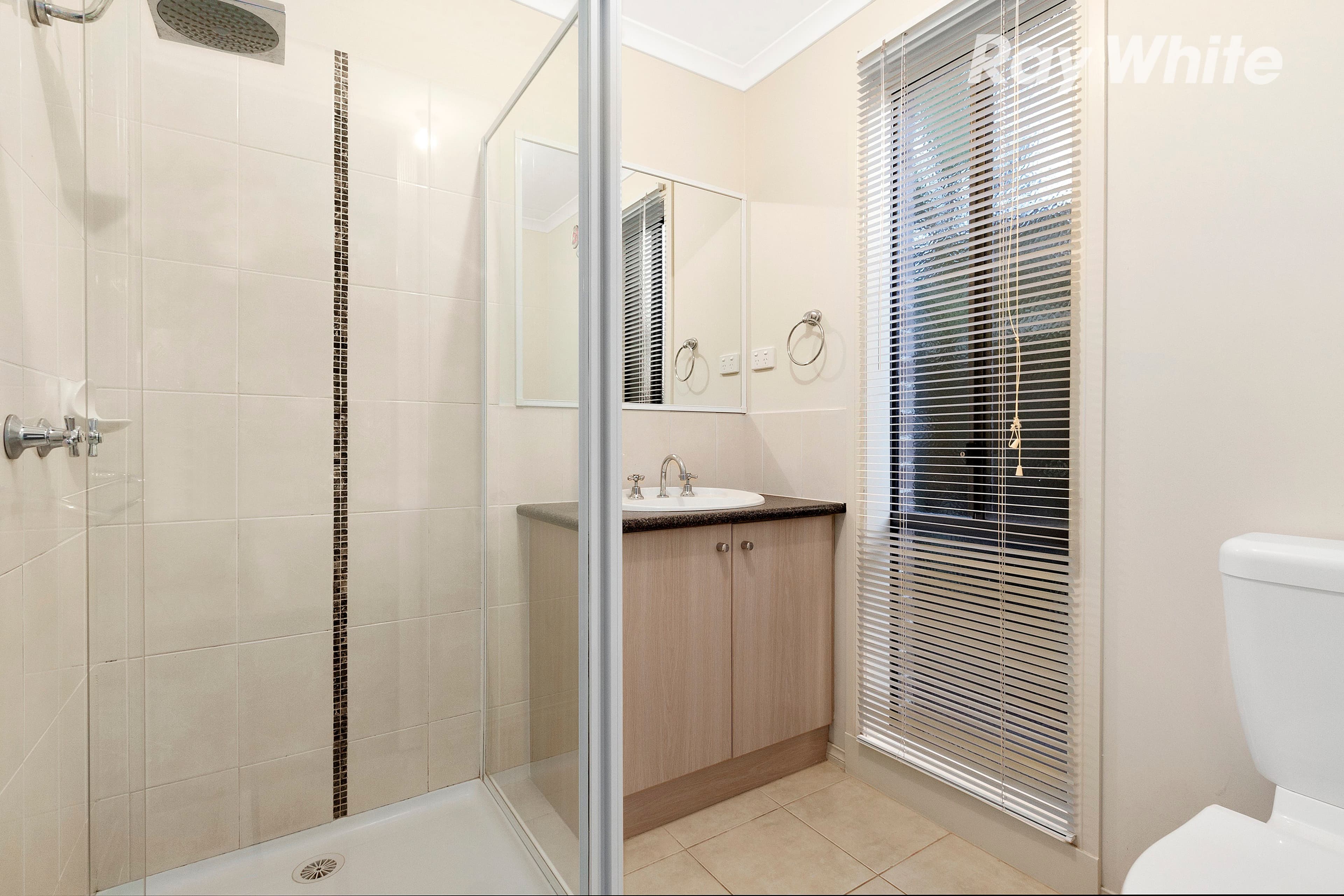 49 Fallingwater Drive, Pakenham VIC 3810, Pakenham - Thumbnail 7