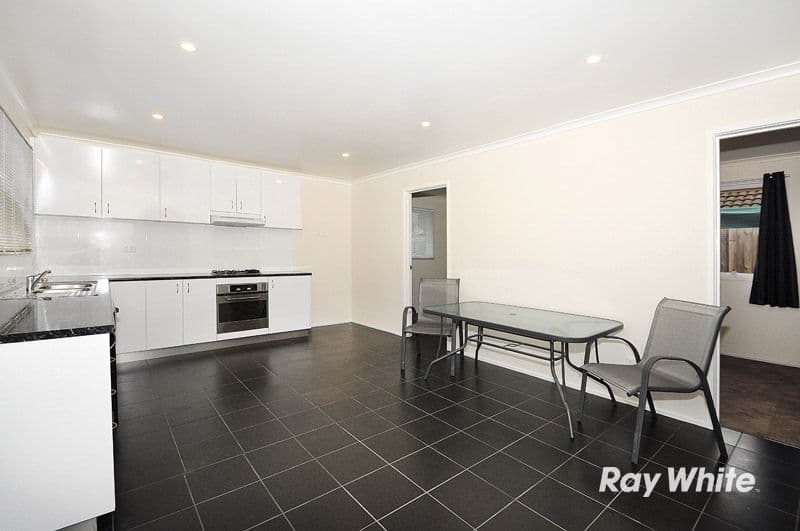 14 Strafford Avenue, CRANBOURNE VIC 3977, Cranbourne - Thumbnail 3