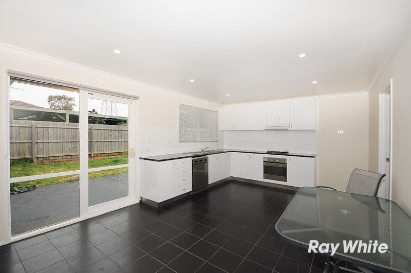 14 Strafford Avenue, CRANBOURNE VIC 3977, Cranbourne - Thumbnail 4