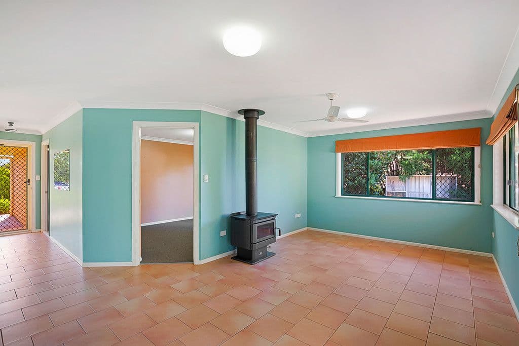 2 Shamrock Court, Middle Ridge QLD 4350, Middle Ridge - Thumbnail 2