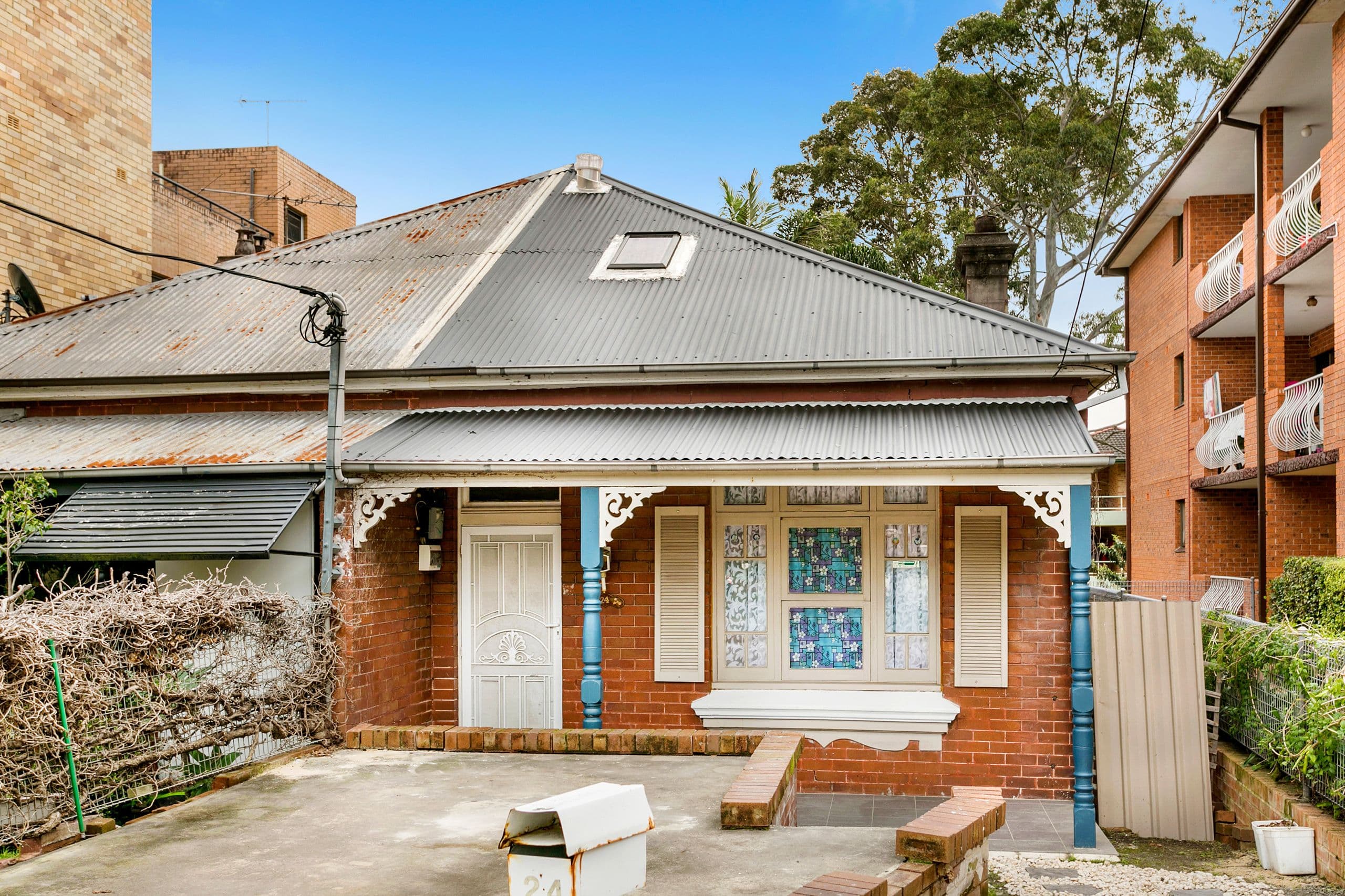 24 Carlton Parade, Carlton - Image 1